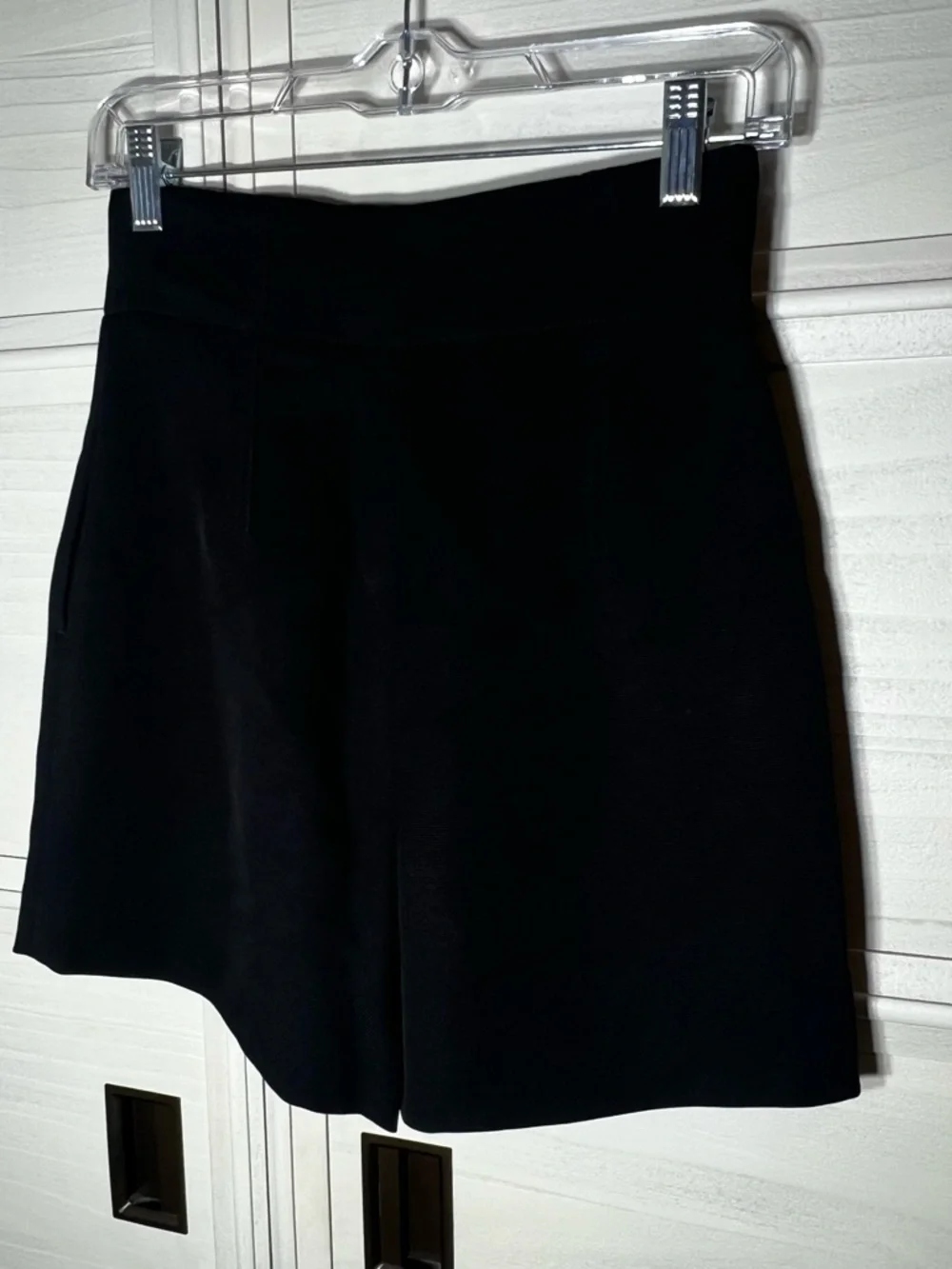 Wilfred Le Fou Highwaisted Black Women’s shorts Sz 2